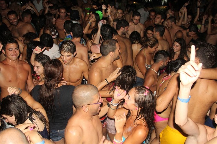 Lebanon Largest FOAM Party 3 (1)